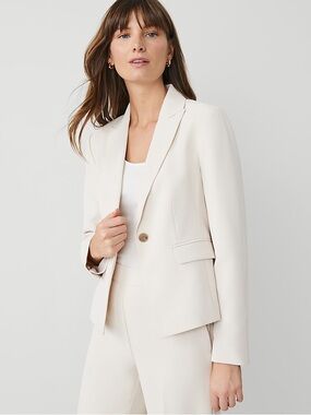 Ann Taylor The Petite Shorter Single Button Blazer in Fluid Crepe